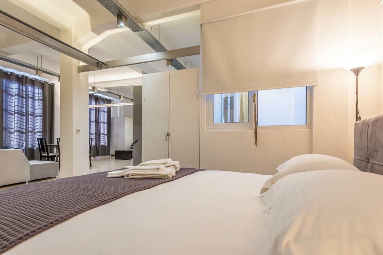 Appartamento Renovated Loft At The Center Of Monastiraki Atene Esterno foto