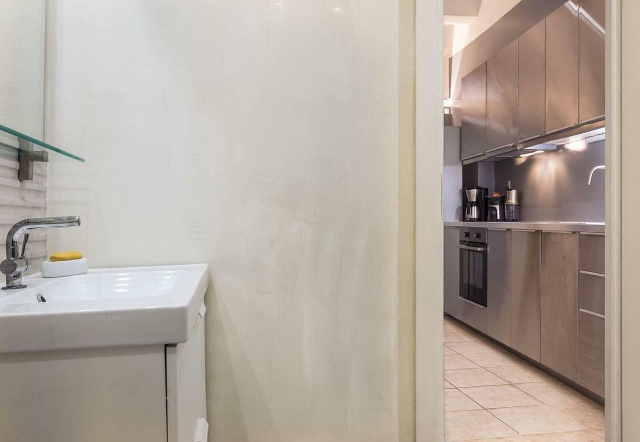 Appartamento Renovated Loft At The Center Of Monastiraki Atene Esterno foto