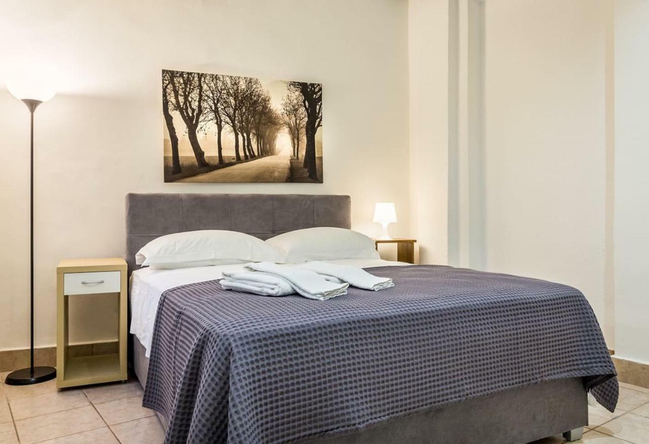 Appartamento Renovated Loft At The Center Of Monastiraki Atene Esterno foto